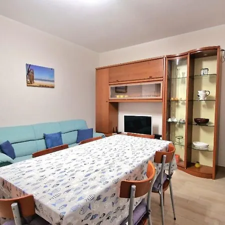 Chiara Pool Bardolino