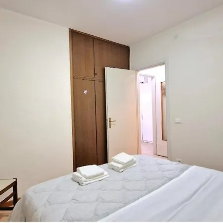 Chiara Pool 公寓 *