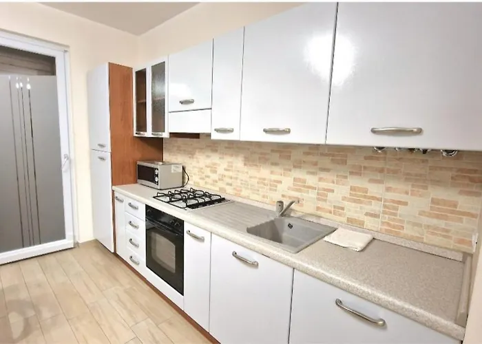 Chiara Pool Apartmán